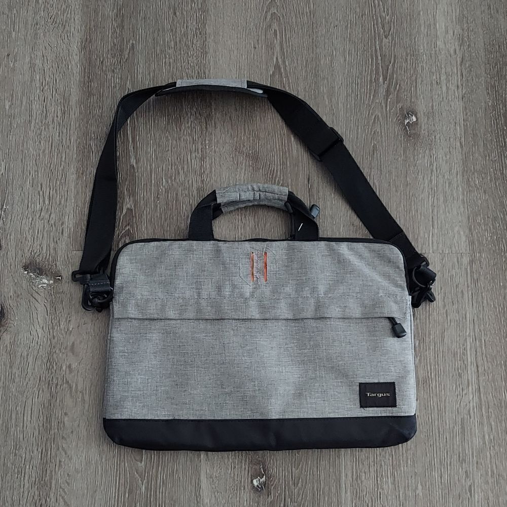 Targus 15.6" Strata Slipcase Pewter